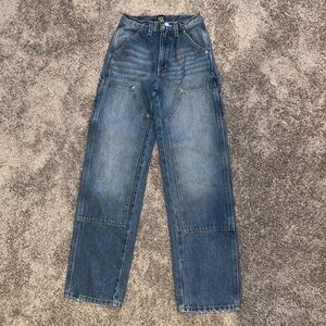 high rise, straight legged baggy urban outfitters jeans.Brand new, worn once.